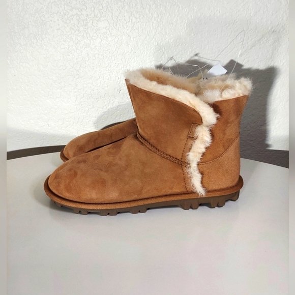 Kirkland Signature Chestnut Suede Short Shearling Boots - Picture 2 of 15